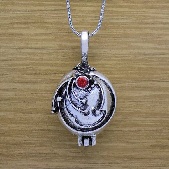 Vampire diaries- Elena Gilbert Vervain locket! - Picture 1 of 2